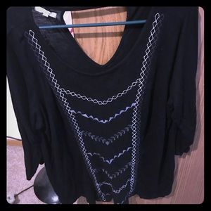 Black and white long sleeve tee